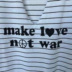 ✌️ make Love not War ✌️ striped graphic tank